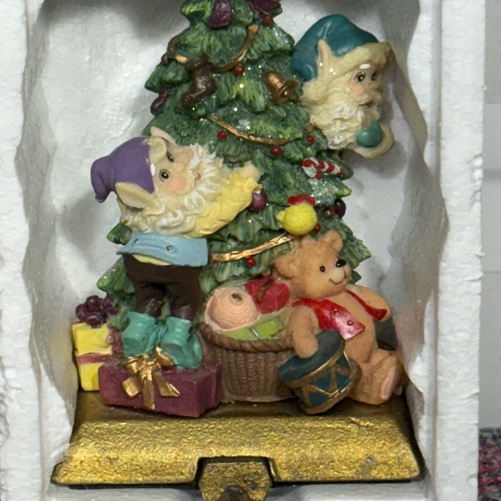 Santa’s Workbench Cast Iron Stocking Holder Elves 1995 With Box